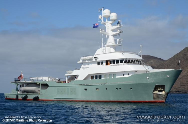 Mmm - Service Ship vessel registered in Bermuda