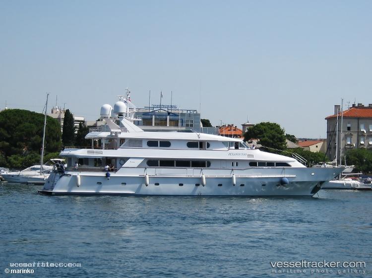 Xana - Service Ship vessel registered in Greece