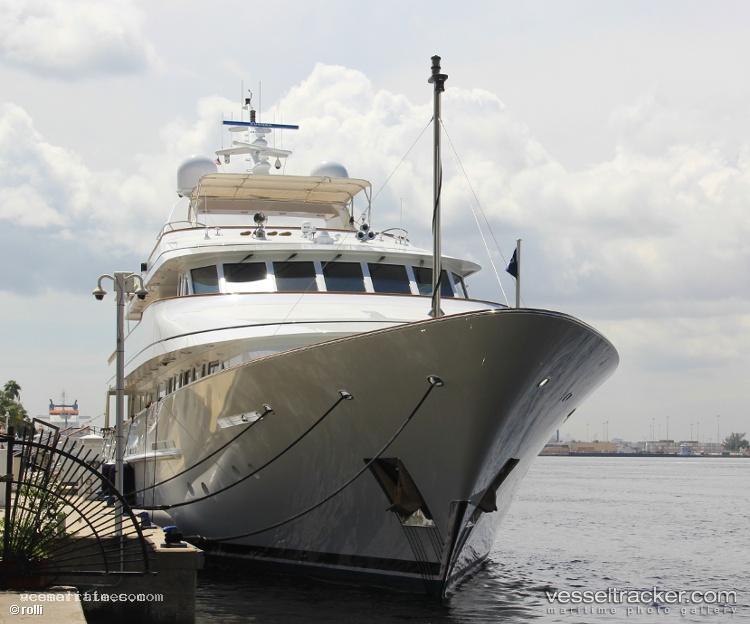 Juneluck - Service Ship vessel registered in Cayman Islands