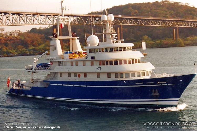 Blue-Shadow - Service Ship vessel registered in Cayman Islands