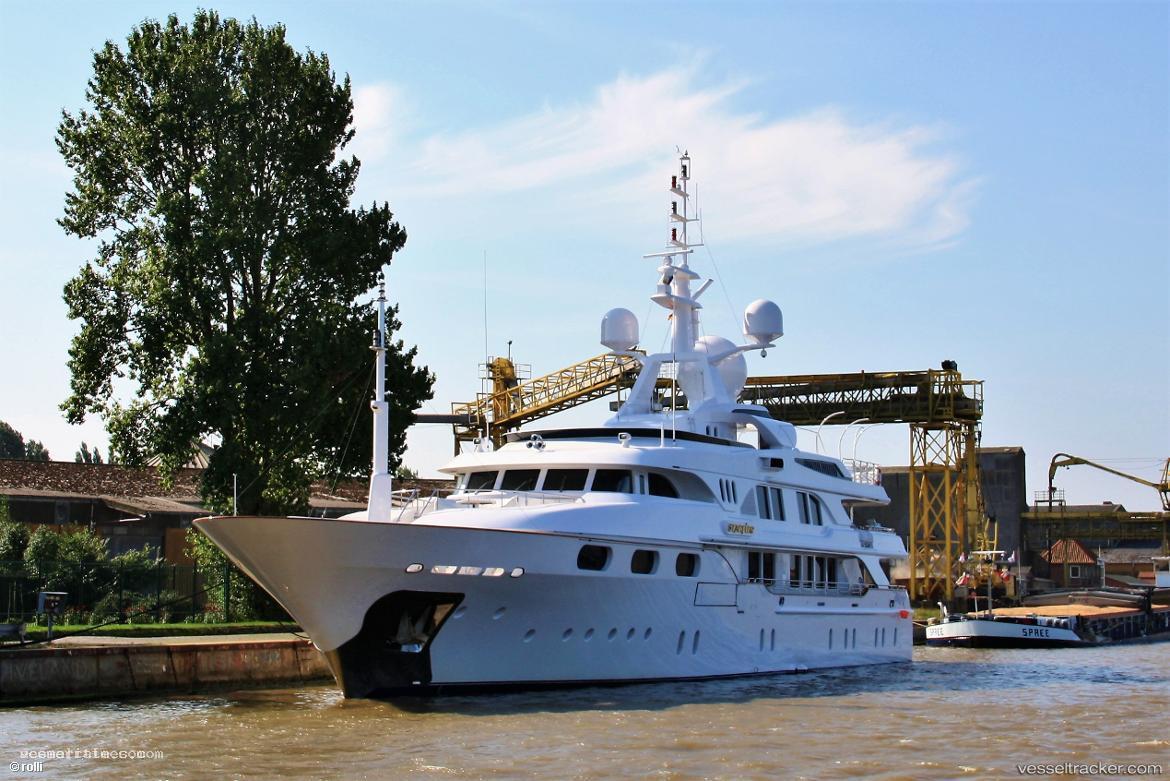 Starfire - Service Ship vessel registered in Saint Vincent and the Grenadines
