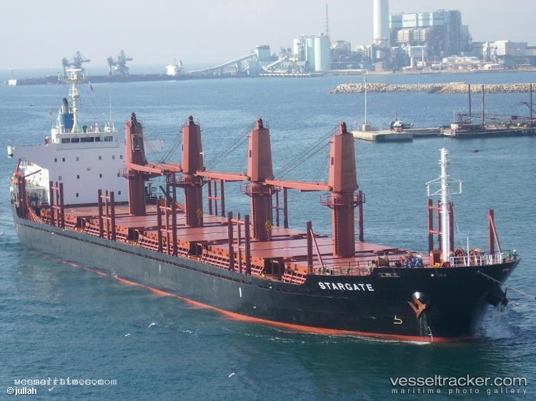 Yasmine-Of-The-Sea - Service Ship vessel registered in Bahamas
