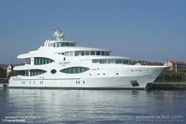 Queen-Mavia - Service Ship vessel registered in Marshall Islands