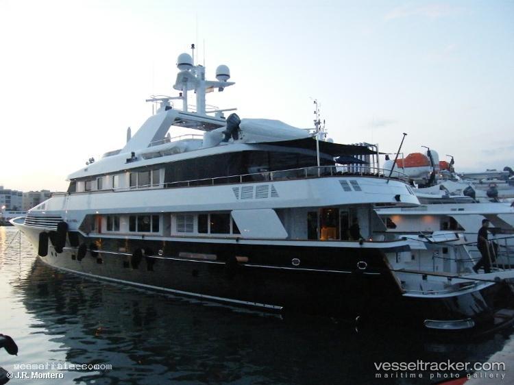 Mp5 - Service Ship vessel registered in Cayman Islands