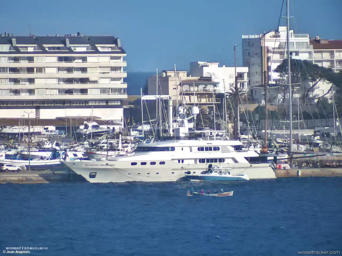 Eileen - Service Ship vessel registered in Marshall Islands