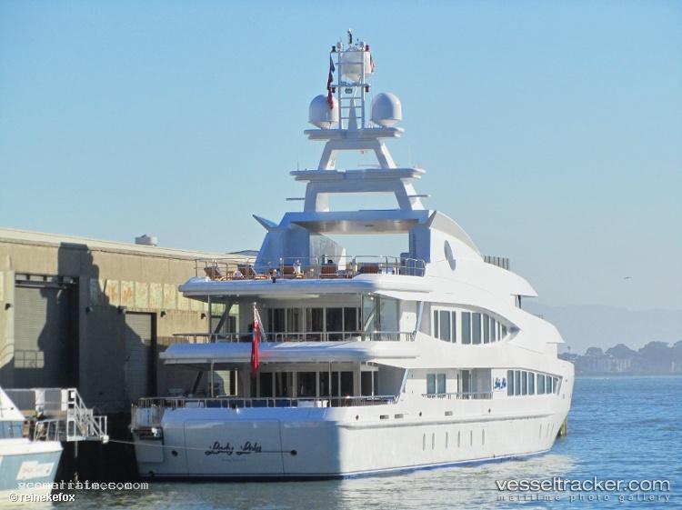 Lucky-Lady - Service Ship vessel registered in Cayman Islands