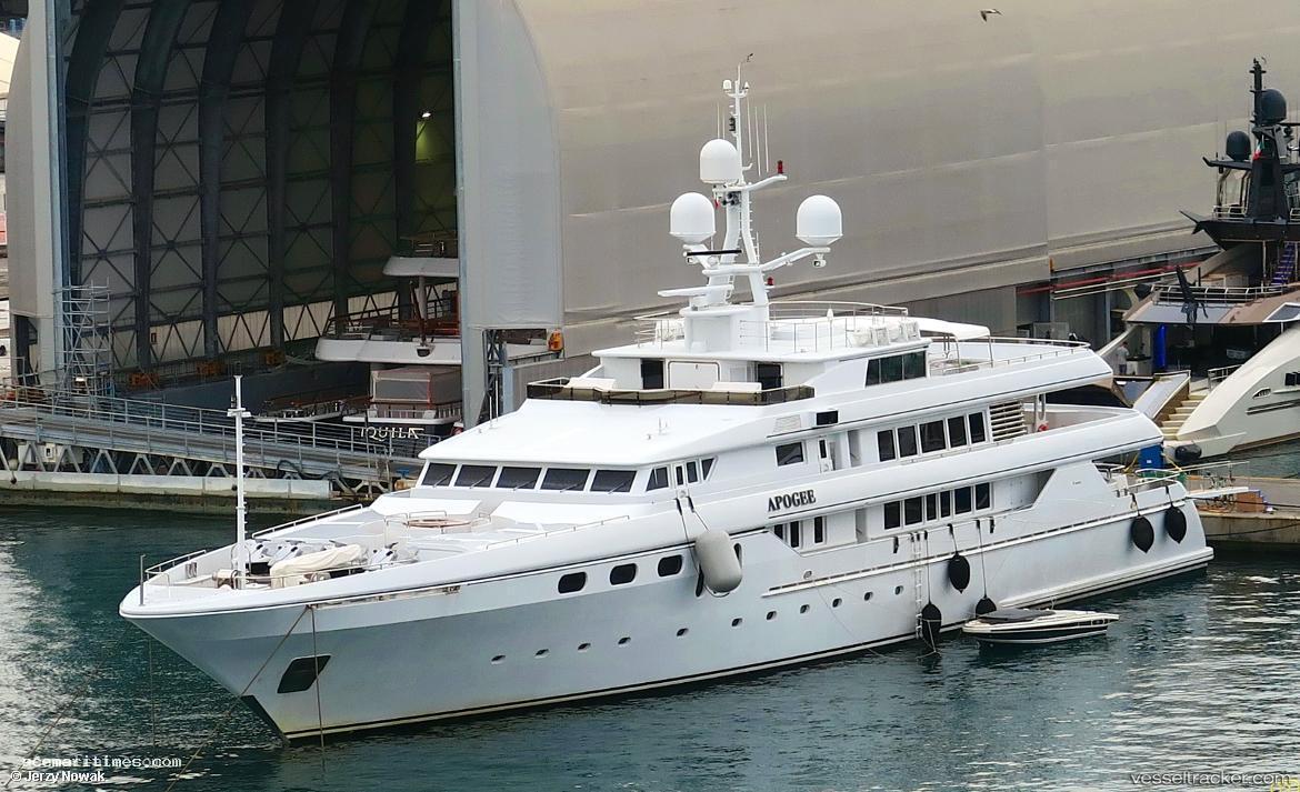 Apogee - Service Ship vessel registered in Cayman Islands