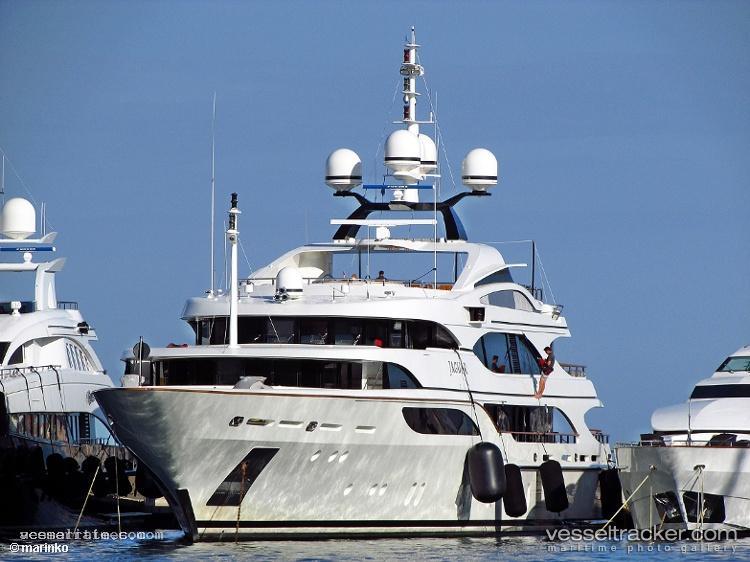 Jaguar - Service Ship vessel registered in Cayman Islands