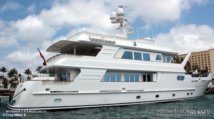 Relentless - Service Ship vessel registered in Jamaica