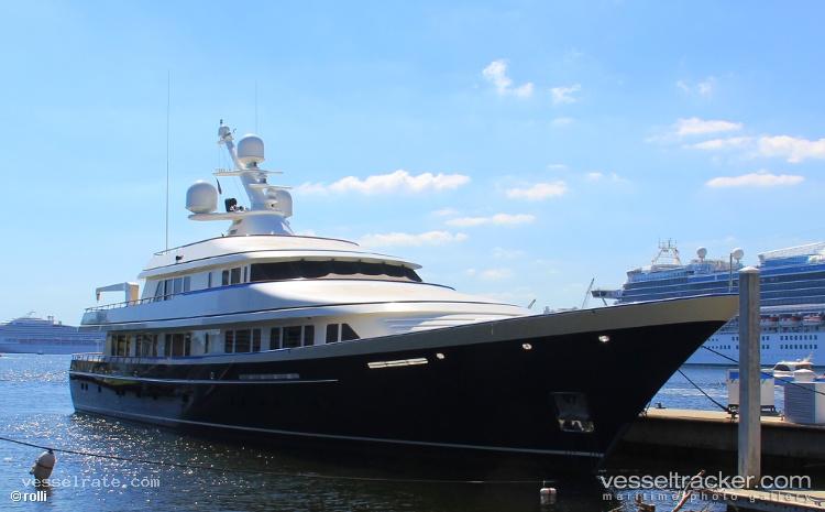 Aurora - Service Ship vessel registered in Cayman Islands