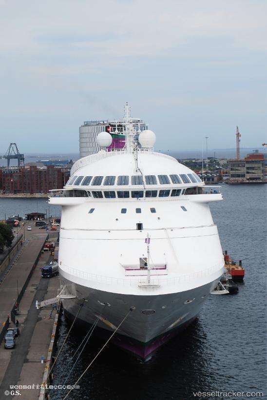 Flying-Manta - Service Ship vessel registered in Marshall Islands