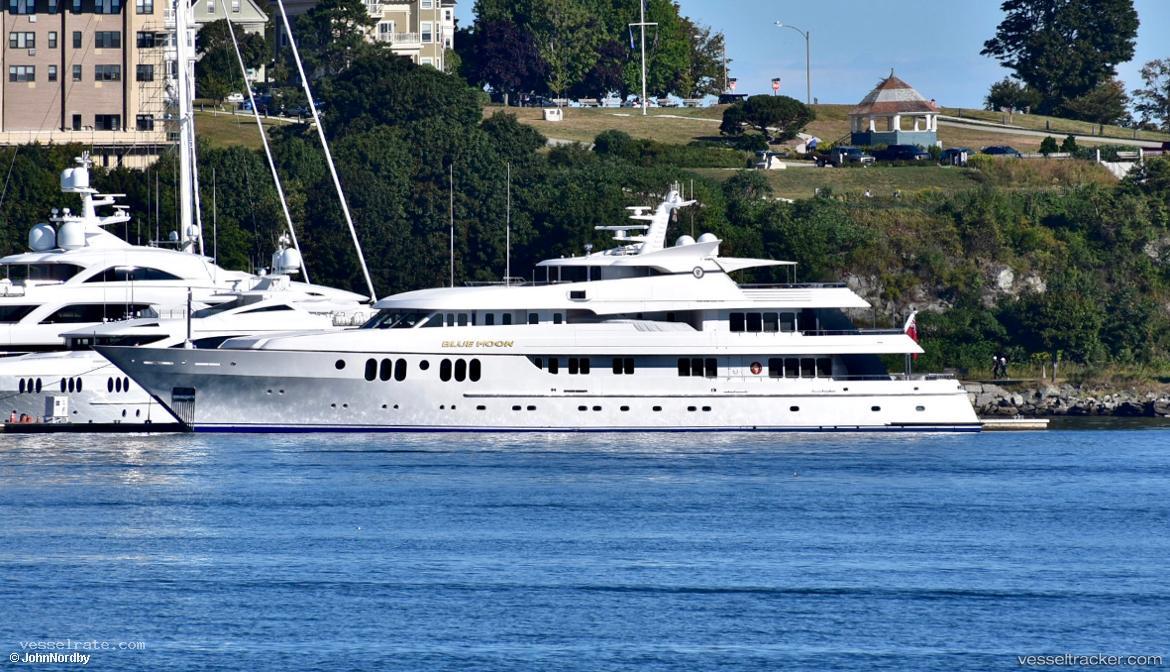 Blue-Moon - Service Ship vessel registered in Cayman Islands