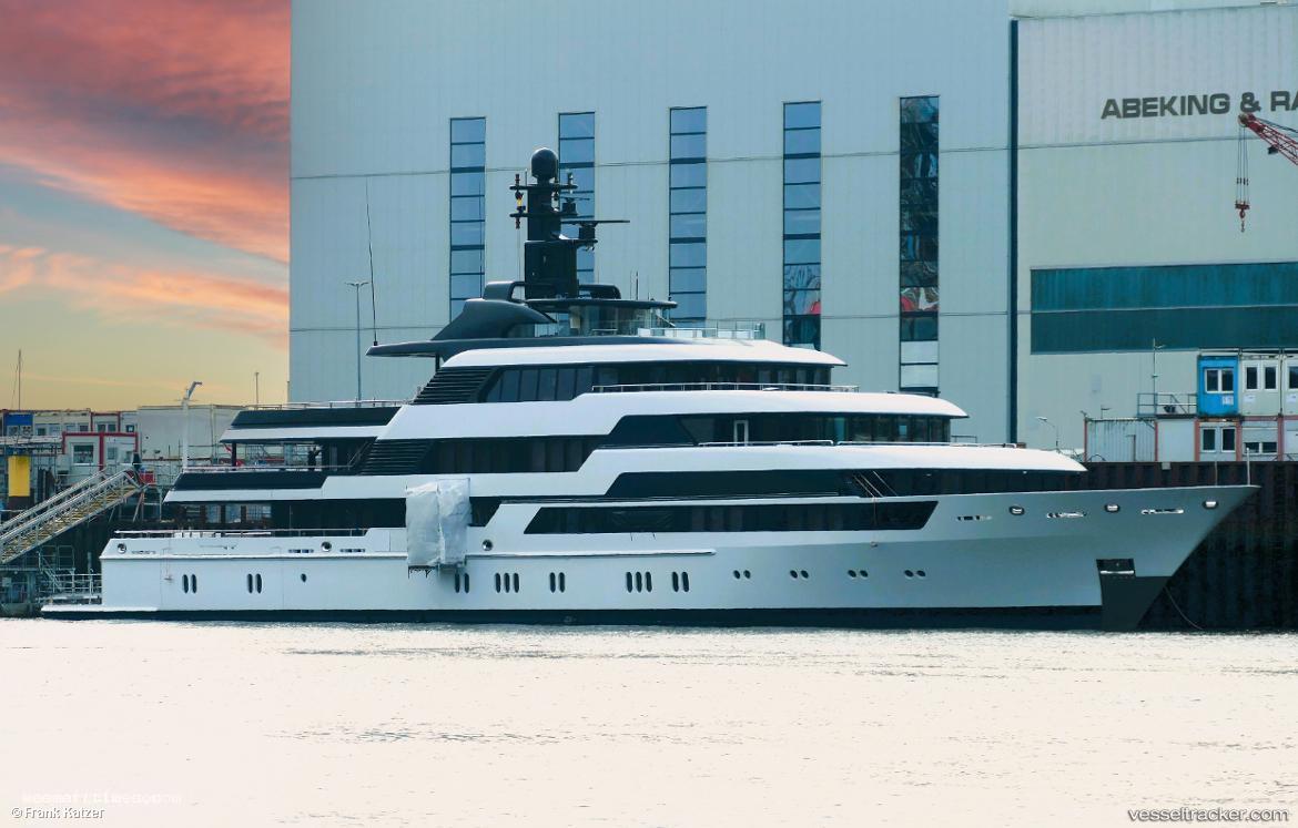 Starfire - Service Ship vessel registered in Cayman Islands