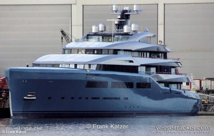 Aviva - Service Ship vessel registered in Cayman Islands