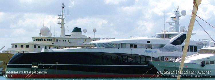Predator - Service Ship vessel registered in Saint Kitts and Nevis