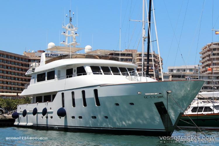 Silentworld - Service Ship vessel registered in Cayman Islands