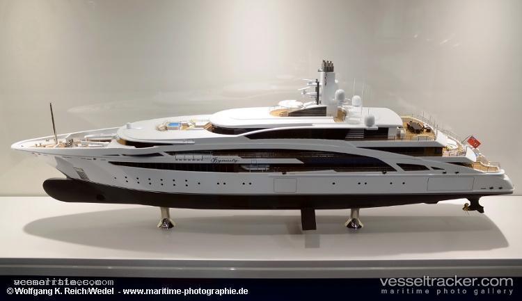 Maximilian-Mmiv - Service Ship vessel registered in Malta