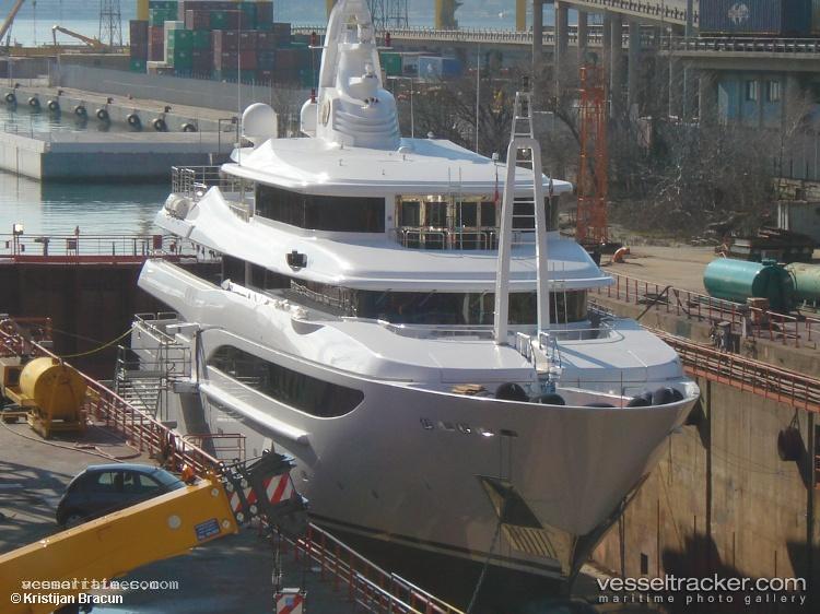Tacanuyaso-M.s - Service Ship vessel registered in Cayman Islands