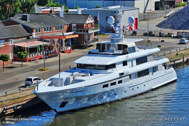 Emelina - Service Ship vessel registered in Cayman Islands