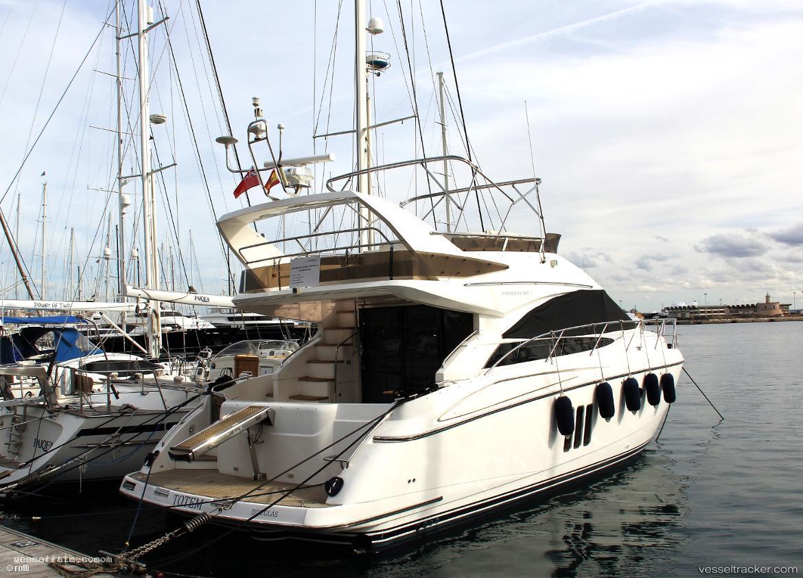 Totem - Service Ship vessel registered in Malta