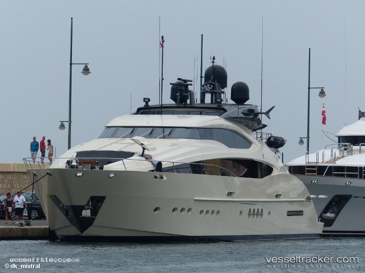 Stealth - Service Ship vessel registered in Cayman Islands