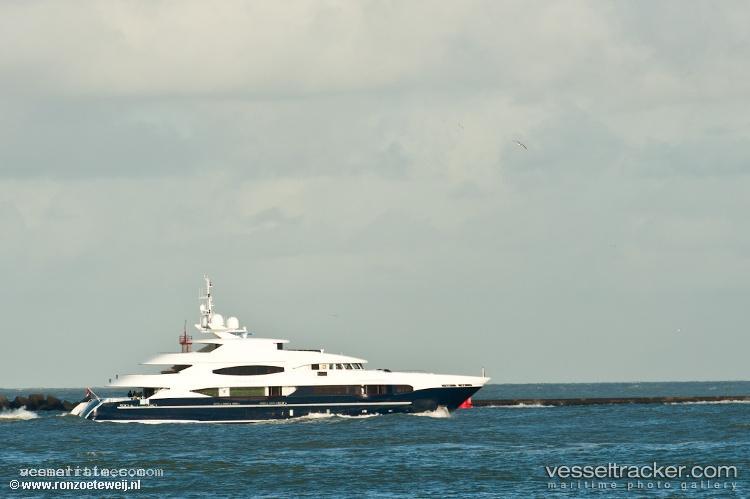 South - Service Ship vessel registered in Cayman Islands