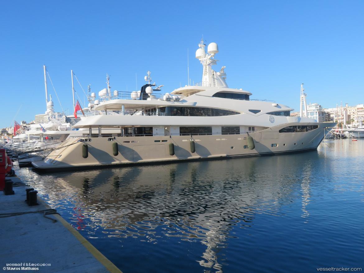 Light-Holic - Yacht vessel registered in British Virgin Islands