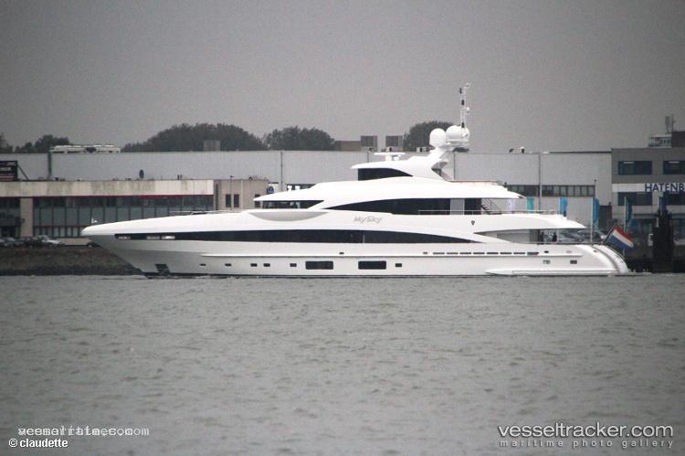 Pearl - Service Ship vessel registered in Cayman Islands