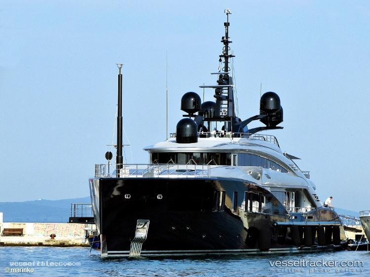 Okto - Service Ship vessel registered in Cayman Islands