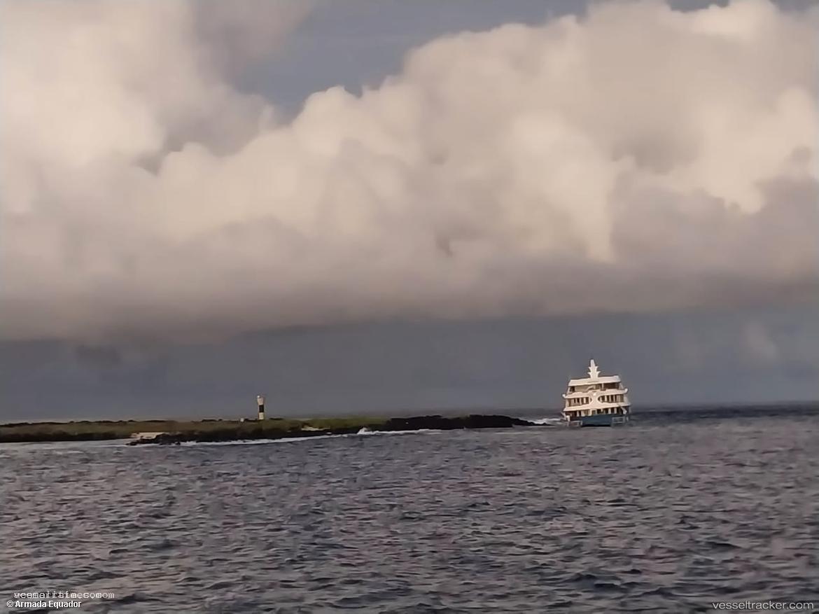 Cormorant-Ii - Cruise Ship vessel registered in Ecuador