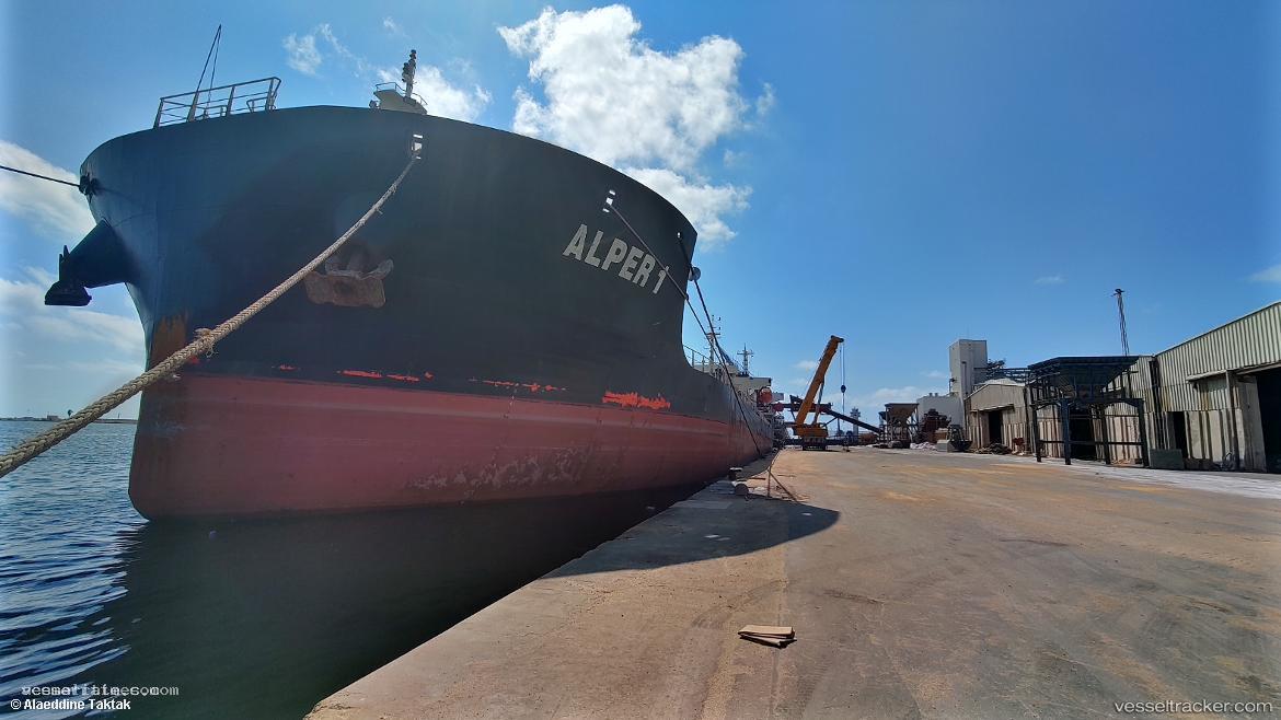 Swan - Bulk Carrier vessel registered in Saint Kitts and Nevis