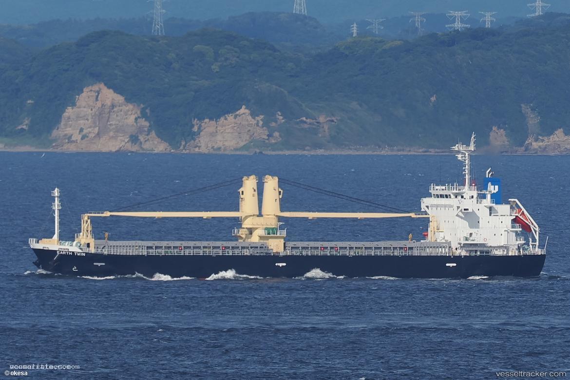 Earth-Twin - General Cargo Ship vessel registered in Panama