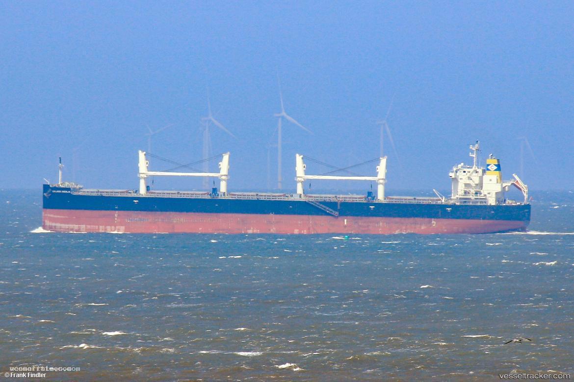 Lowlands-Oberlin - Bulk Carrier vessel registered in Singapore
