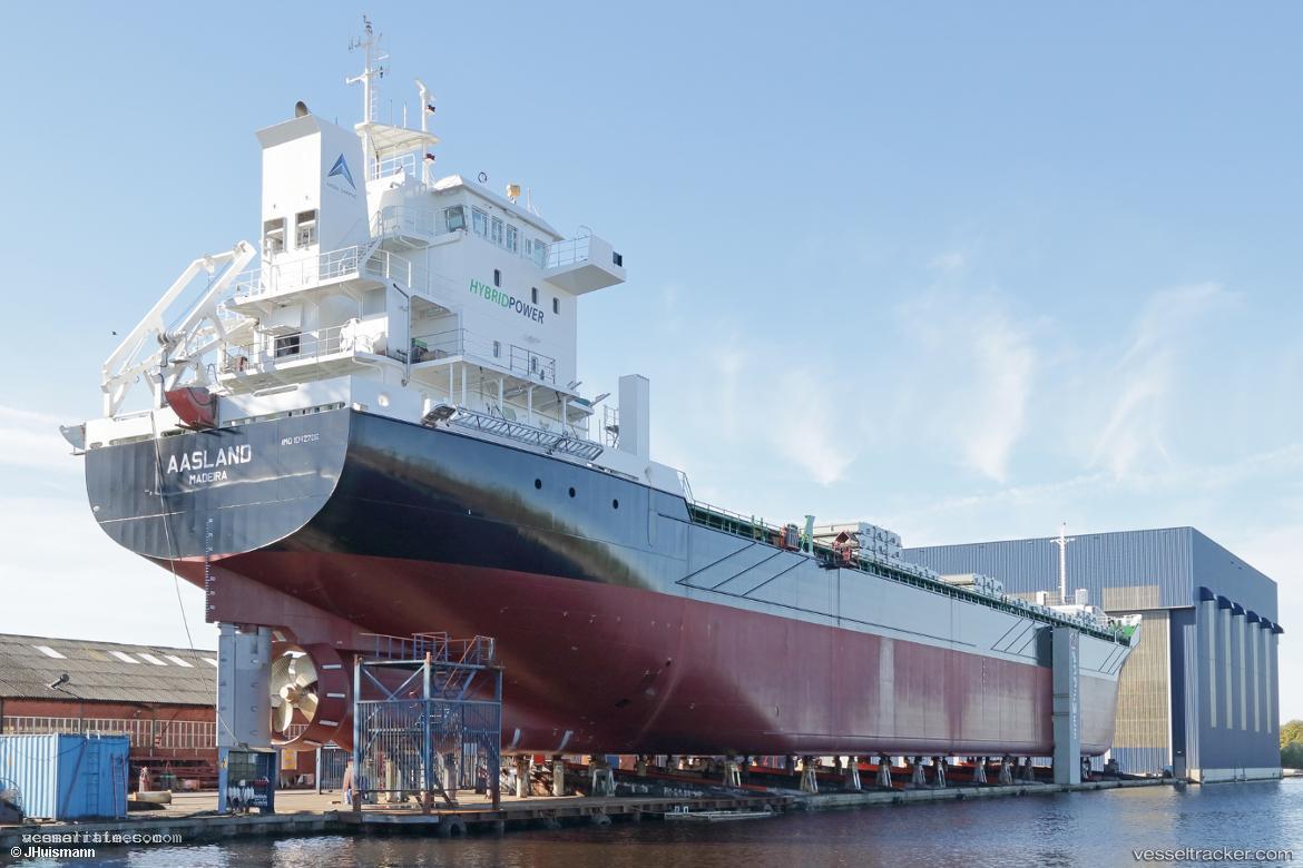 Aasland - Aggregates Carrier vessel registered in Portugal