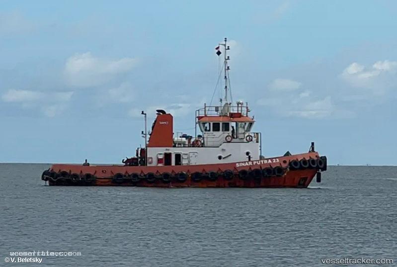 Sinar-Putra-23 - Tug vessel registered in Indonesia