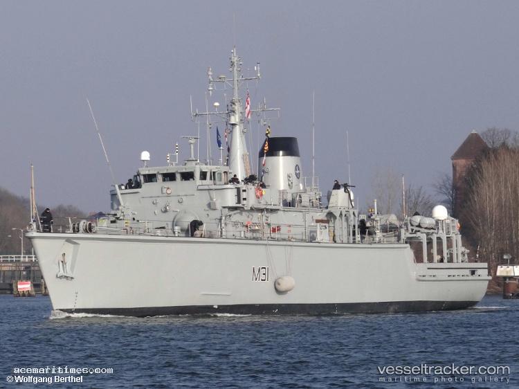 British-Warship - Service Ship vessel registered in United Kingdom