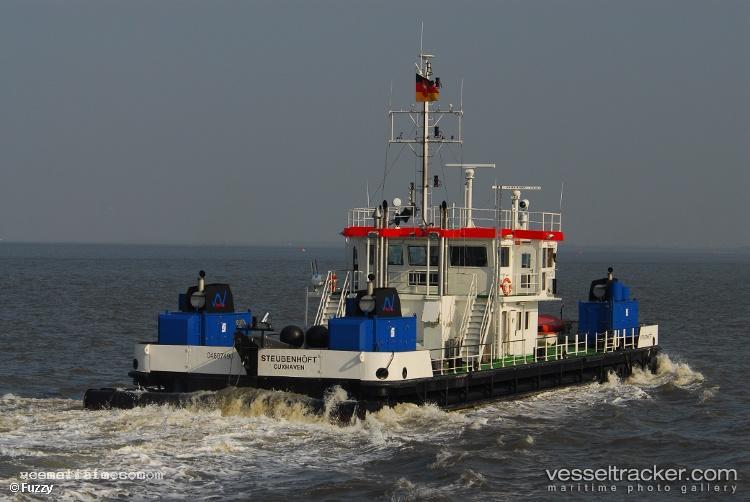 St-Eval -  vessel registered in United Kingdom