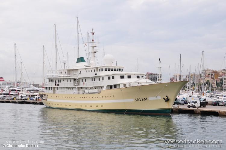 Chakra - Yacht vessel registered in Saint Vincent and the Grenadines
