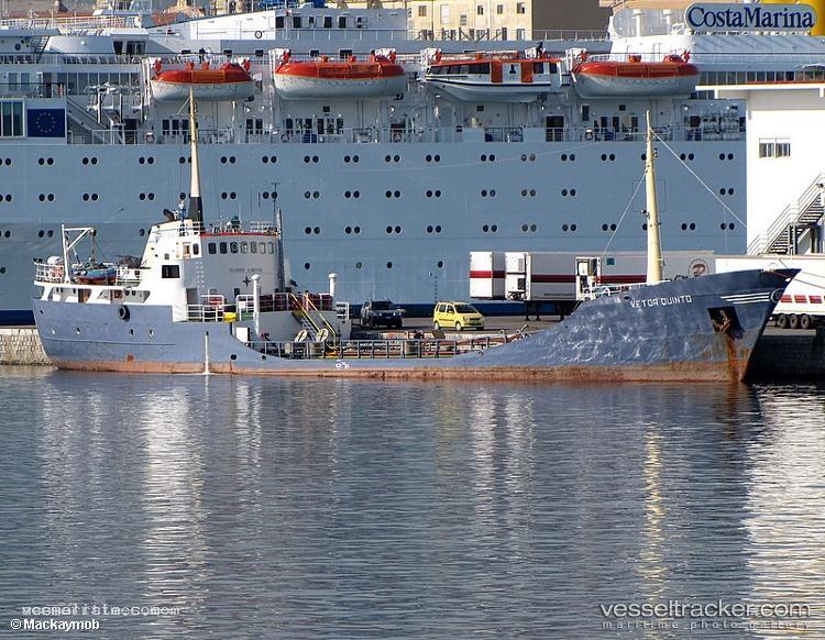 Vetor-Quinto - Wine Tanker vessel registered in Italy