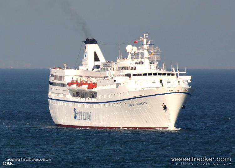 Ocean-Majesty - Cruise Ship vessel registered in Portugal