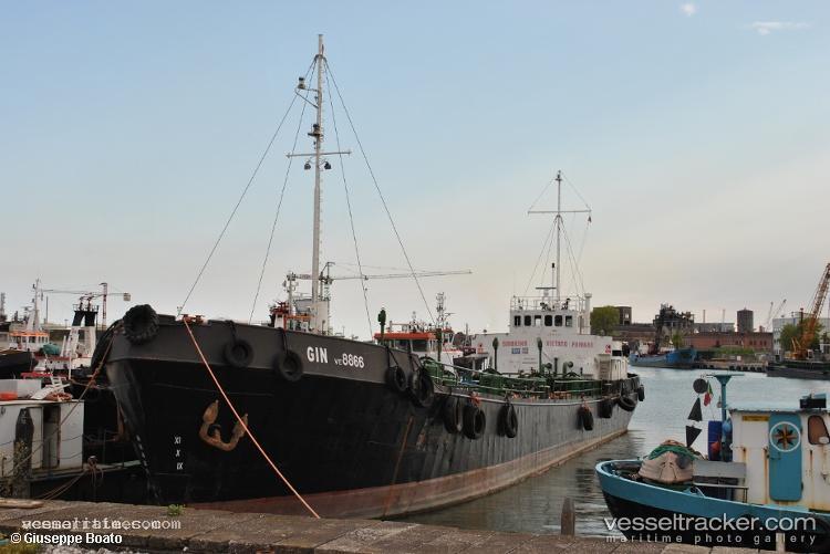 Fiume - Cement Carrier vessel registered in Italy