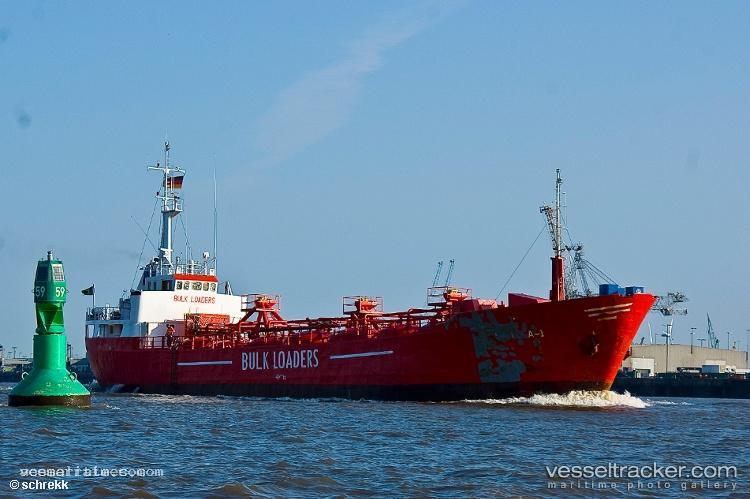 Lola-1 - Cement Carrier vessel registered in Saint Vincent and the Grenadines