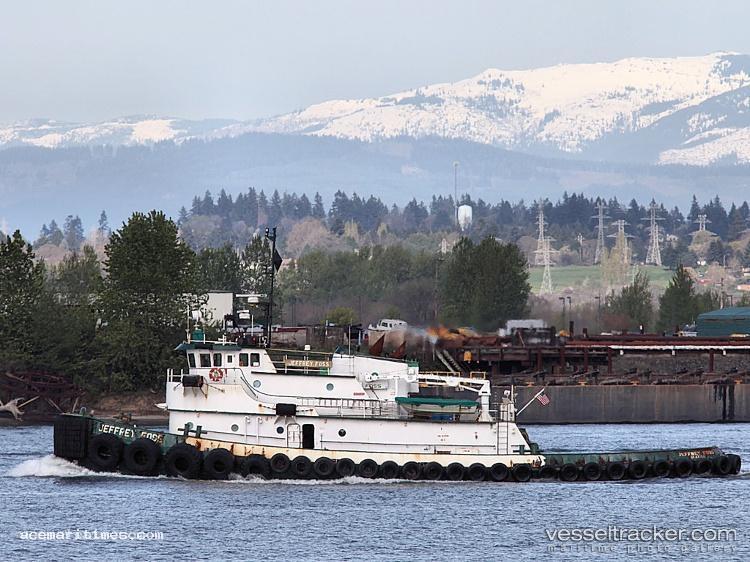 Caribbean-Dawn - Tug vessel registered in United States of America