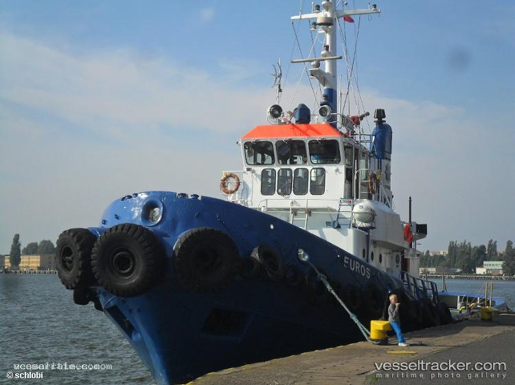 Euros - Tug vessel registered in Cameroon
