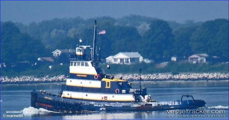 Ivory-Coast - Tug vessel registered in United States of America