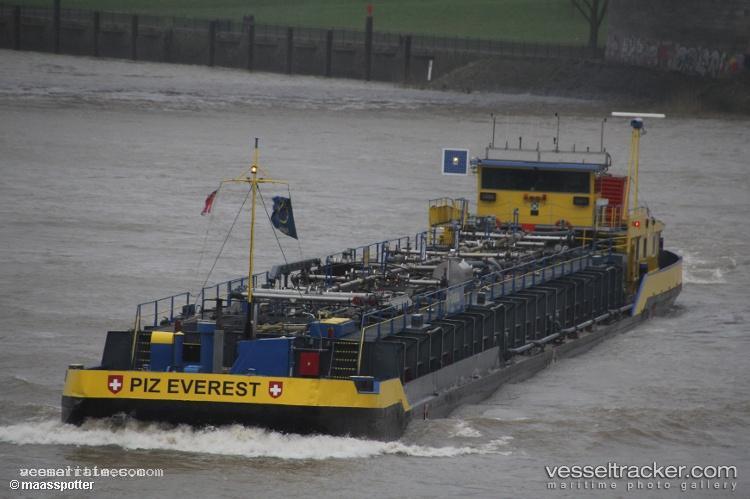 Piz-Everest - Chemical Oil Products Tanker