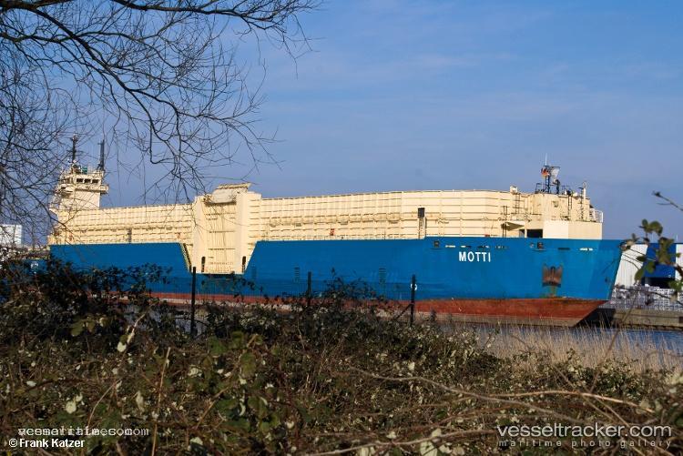 Mega - Pusher Tug vessel registered in Saint Kitts and Nevis