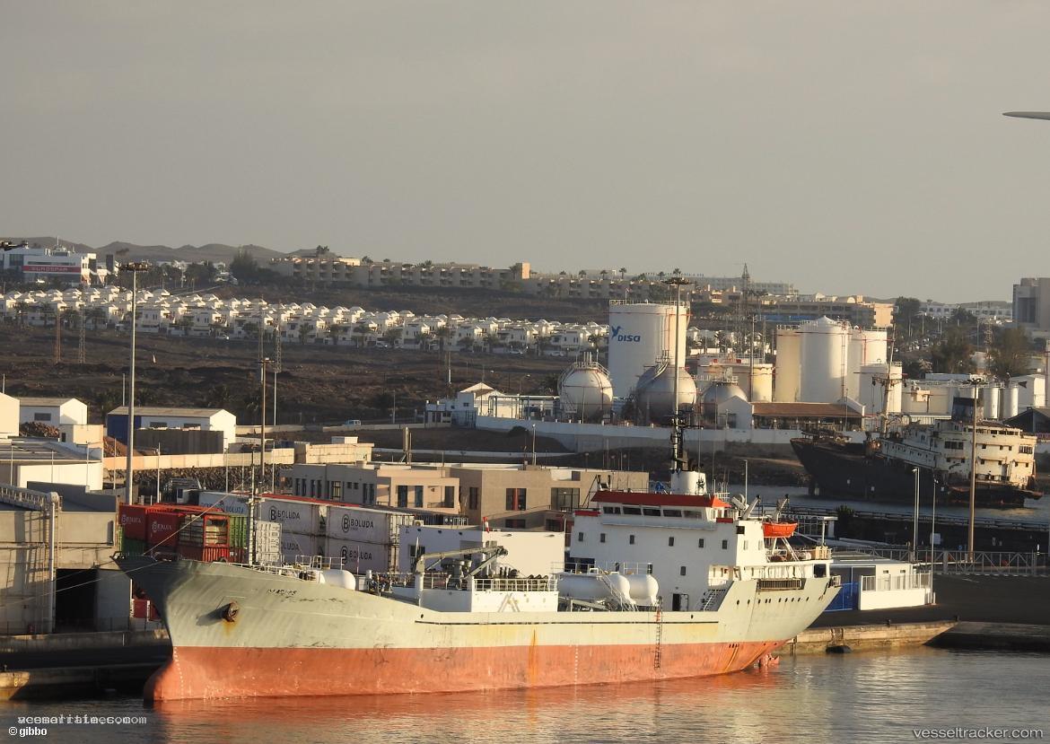 Islas-Dos - Cement Carrier vessel registered in Panama
