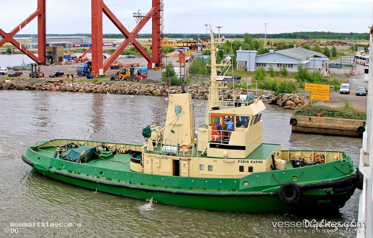 Porin-Karhu - Tug vessel registered in Finland