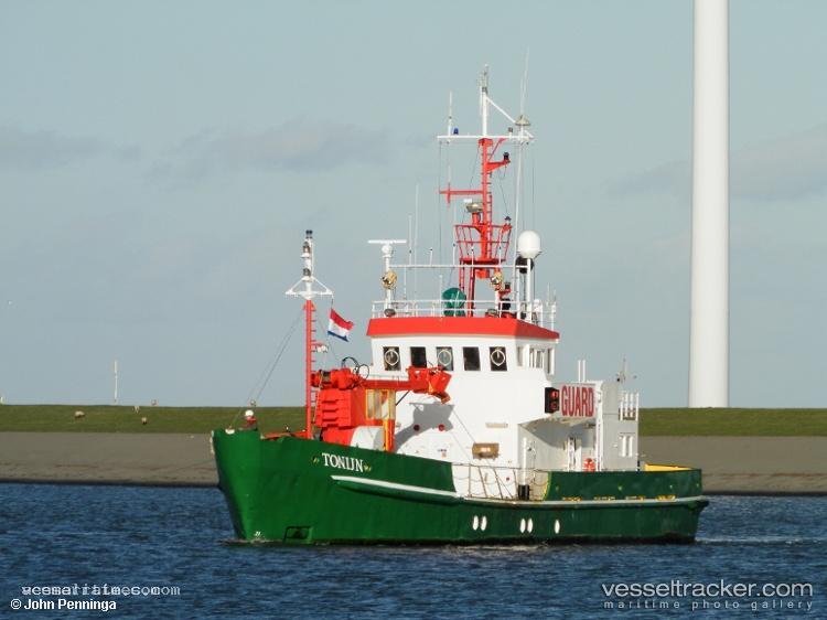 Tonijn - Buoy Lighthouse Vessel vessel registered in San Marino